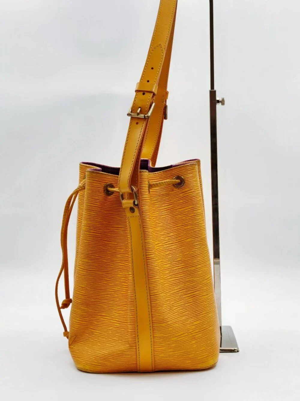 Louis Vuitton Epi Noé PM Yellow Tassil Leather Bucket Shoulder Bag